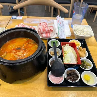 R16. Beef Slice with Kimchi Rice Noodles