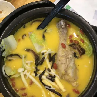R17. Cordycep Flower Chicken Rice Noodle