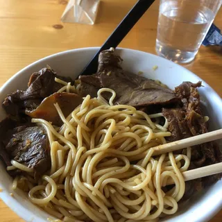 Dry Rice Noodle with Beef