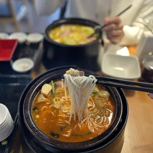 Spicy sliced beef rice noodle