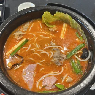 Spicy Slice Beef Rice Noodle