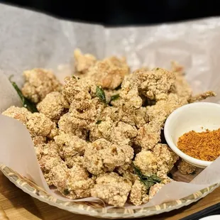 bbq chicken, fried chicken wings, chicken wings, fried chicken, chicken wings and fried chicken, poultry, food, bbq wings, chicken