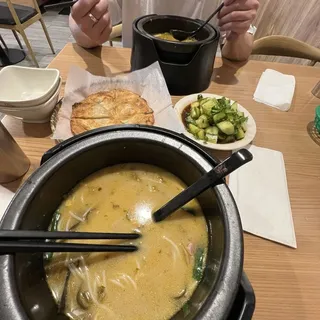 Original Rice Noodles with Beef Brisket 原味牛腩米线