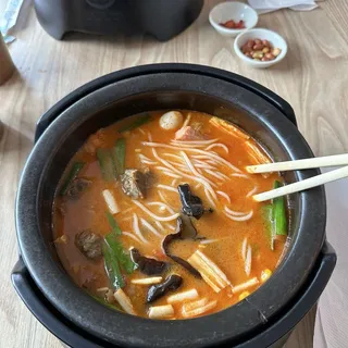 / Tomato Soup w Beef Brisket Rice Noodles