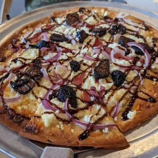 The G.O.A.T. Pizza on cauliflower crust