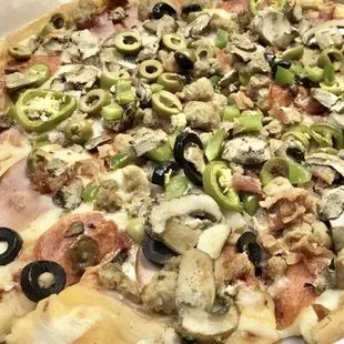 Pizza came with no Cheese.