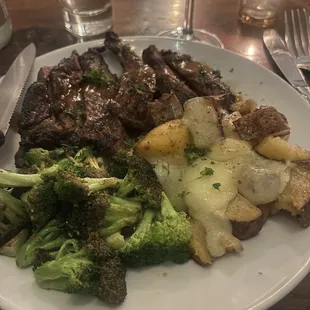 Bavette steak with broccoli and cheesy roasted potatoes