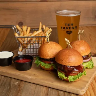 Backyard Sliders
3 classic beef sliders topped with lettuce, tomato, pickles, onions, cheddar cheese &amp; BBQ sauce