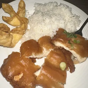 Almond Boneless Chicken (w white rice) &amp; Crab Rangoons