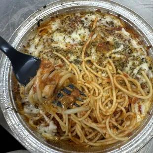 Spaghetti with meatballs: vegetarian, sauce is vegetarian beef is added as ordered