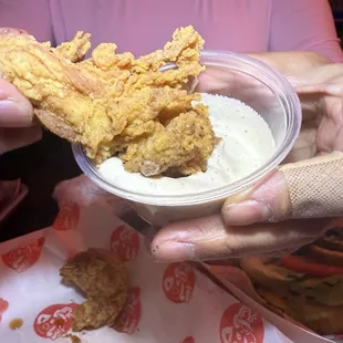 fried chicken, fried chicken wings, chicken wings and fried chicken, food, chicken, bbq chicken, chicken wings, bbq wings, poultry