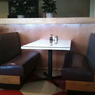 booths and tables