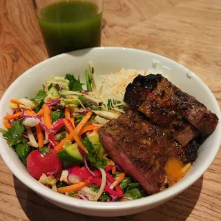 thai bowl with grilled steak