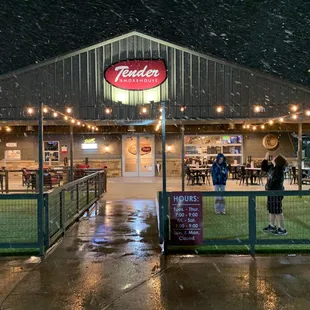 the outside of the restaurant