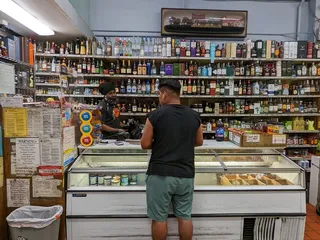 Fred's Liquor & Groceries