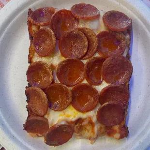 Tenderoni red, mozz, fontina, roni cups
