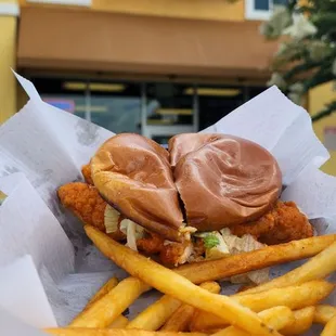 Blazing Chicken Sandwich (photo:BitesWithBarbs)