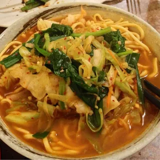 N2 Combination Seafood Spicy Soup Noodles