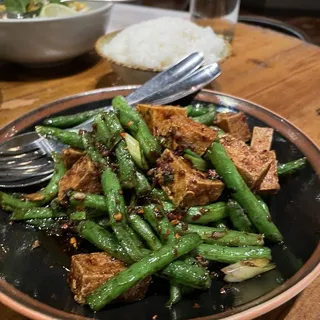 GARLIC GREEN BEANS W/TOFU