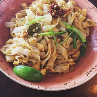 SPICY NOODLES WITH CHICKEN ( Serves 10)