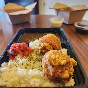 Curry and 2 pcs karrage