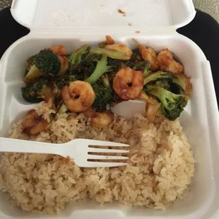 Hibachi broccoli n shrimp a little heavy on the rice