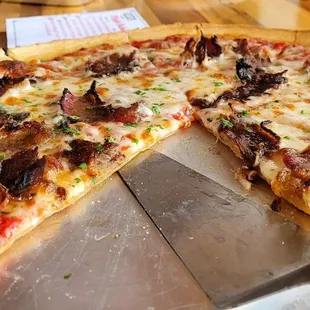 Cauliflower crust cheese with brisket added