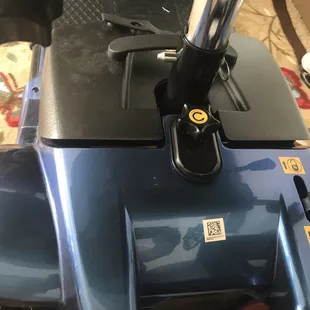 Look!!! This is the problem, why? That's how I got the scooter! Hardly I ever drive it, it's compact and still new. I'm blessed