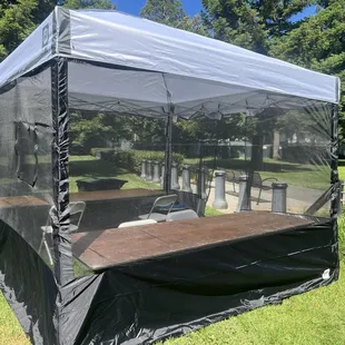 We provide complete State Fire Marshall approved food tents