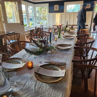 Table setting at our private event! So pretty!