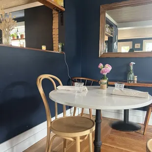Lots of seating &amp; lovely environment