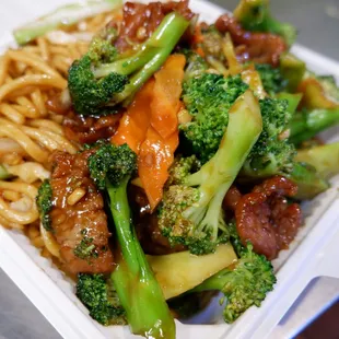 Broccoli Beef with Chow Mein