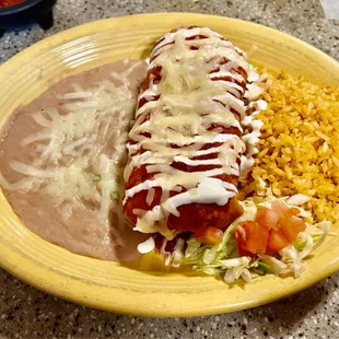 a plate of mexican food