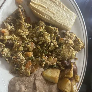 Machacado ala mexicana con un tamal de chile poblano!