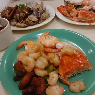 Clams, Salmon, Lots of peppered shrimp