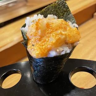 Spicy chopped scallops hand roll