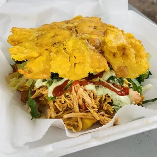 Patacon with chicken