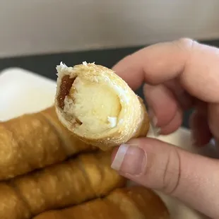 602. Tequeno De Queso Y Guayaba (5pcs)