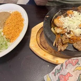 Mixed Molcajete with sides