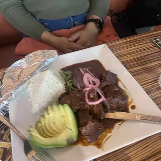 Adobo de Res Lunch