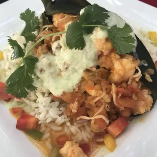 Chile Relleno en crema de Epazote (herb) y Camaron