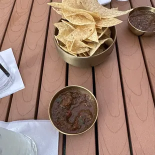 Chips &amp; salsa