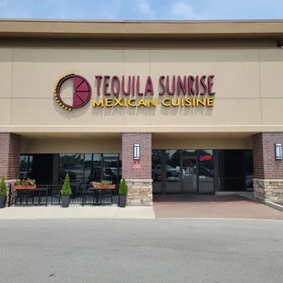 Clean and neat place inside and out.