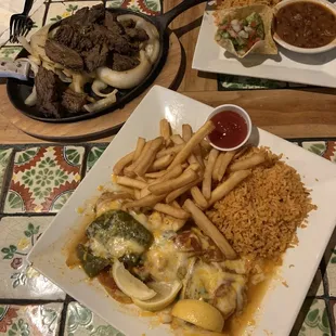 Beef fajitas and pescado magnifico