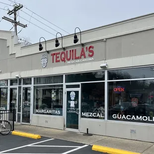the outside of the restaurant