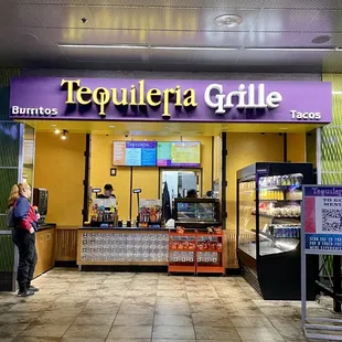 08.13.23 Terminal 1 in between Gates C5 and C7