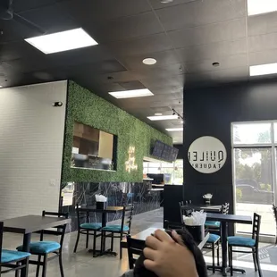 Nice place! I like the tables