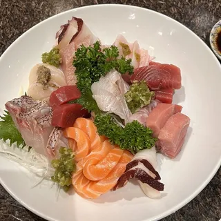 Medium Sashimi Combo