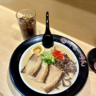 tonkotsu ramen ($16)