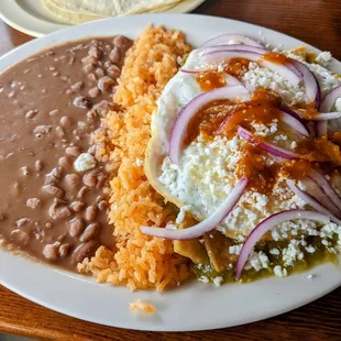 Chilaquiles Verdes con Huevos.